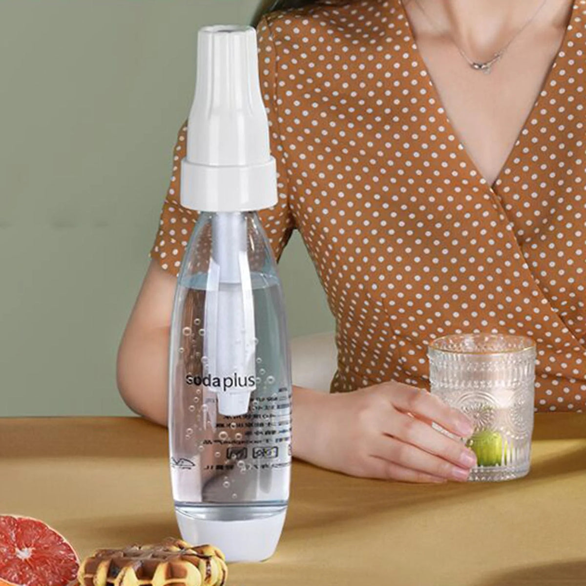 Portable Sparkling Water Bottle Machine for CO2 Cylinder Canister Seltzer Carbonated Water L6257