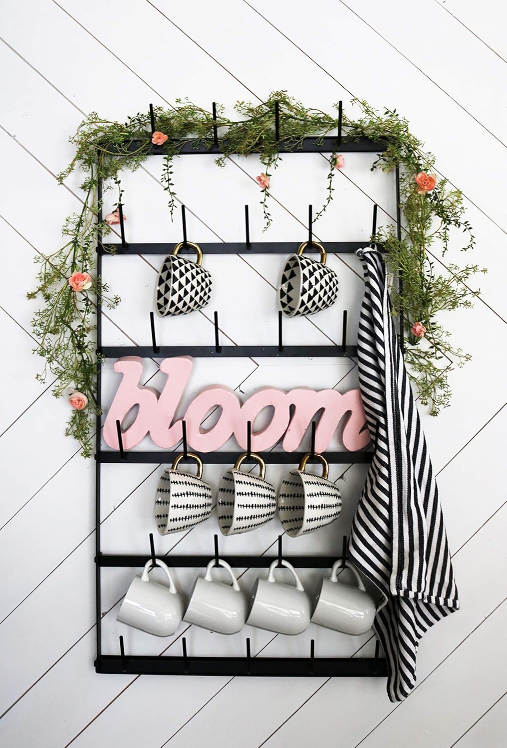 Wall Mounted Black Iron Coffee Mug Rack P53155