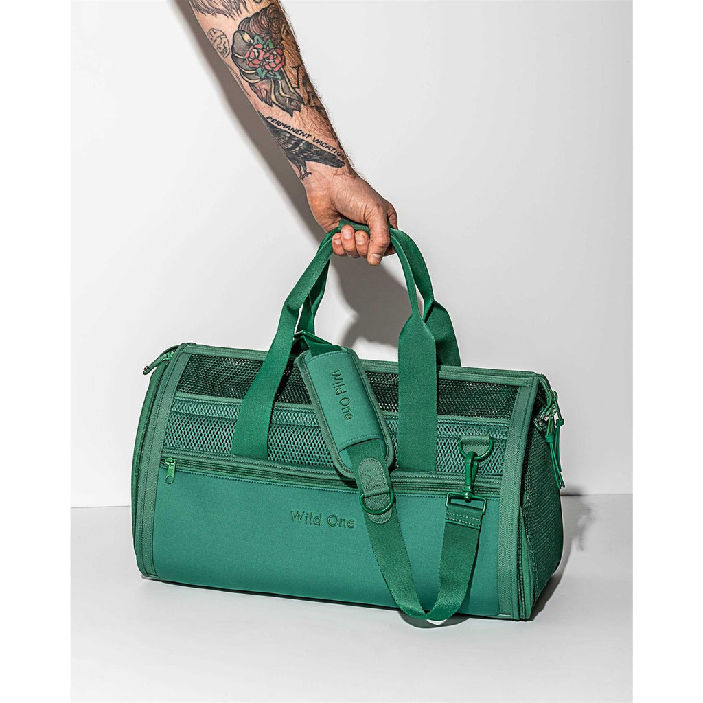Travel Carrier C755803