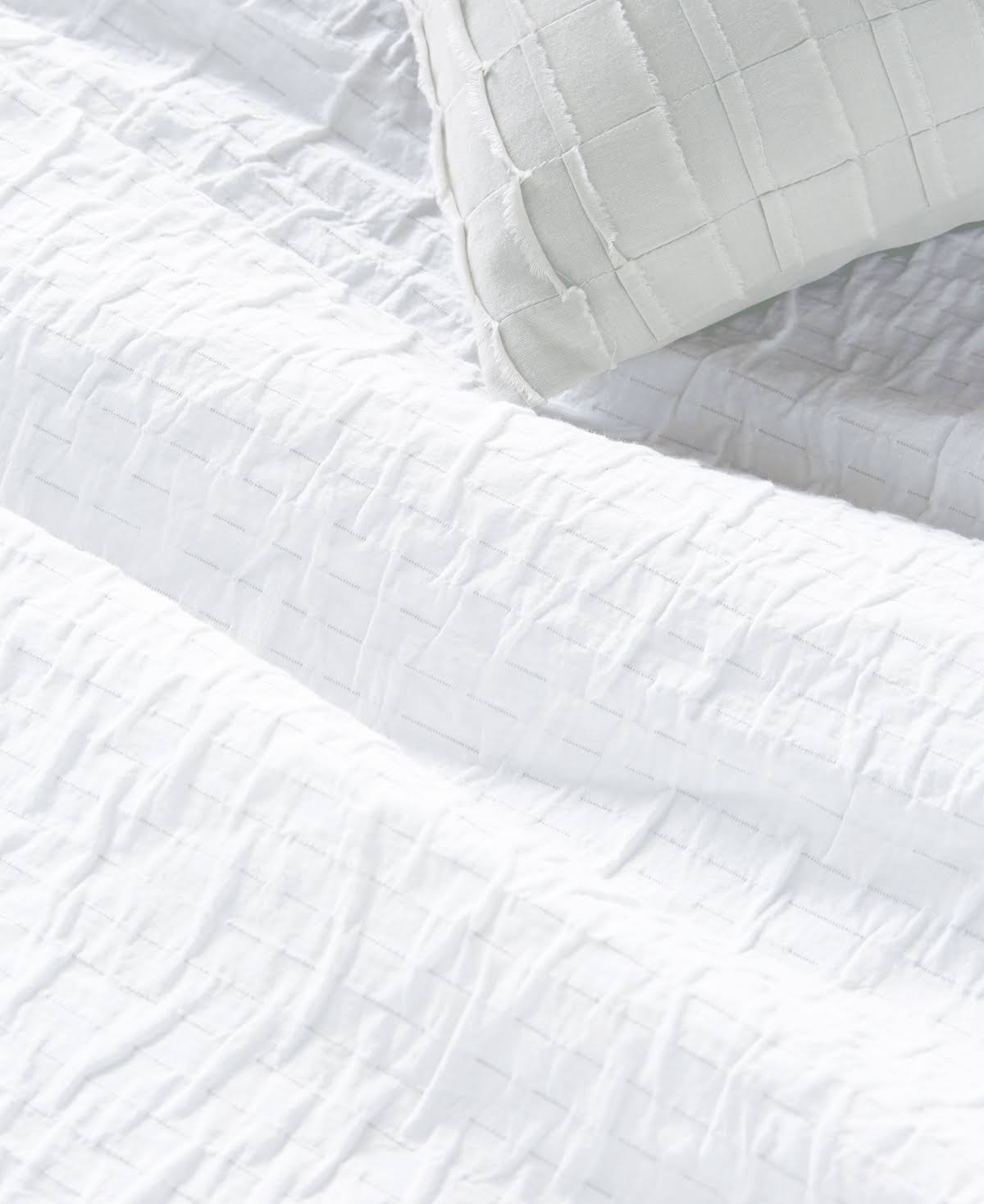 White King Crinkle Duvet Cover A15654