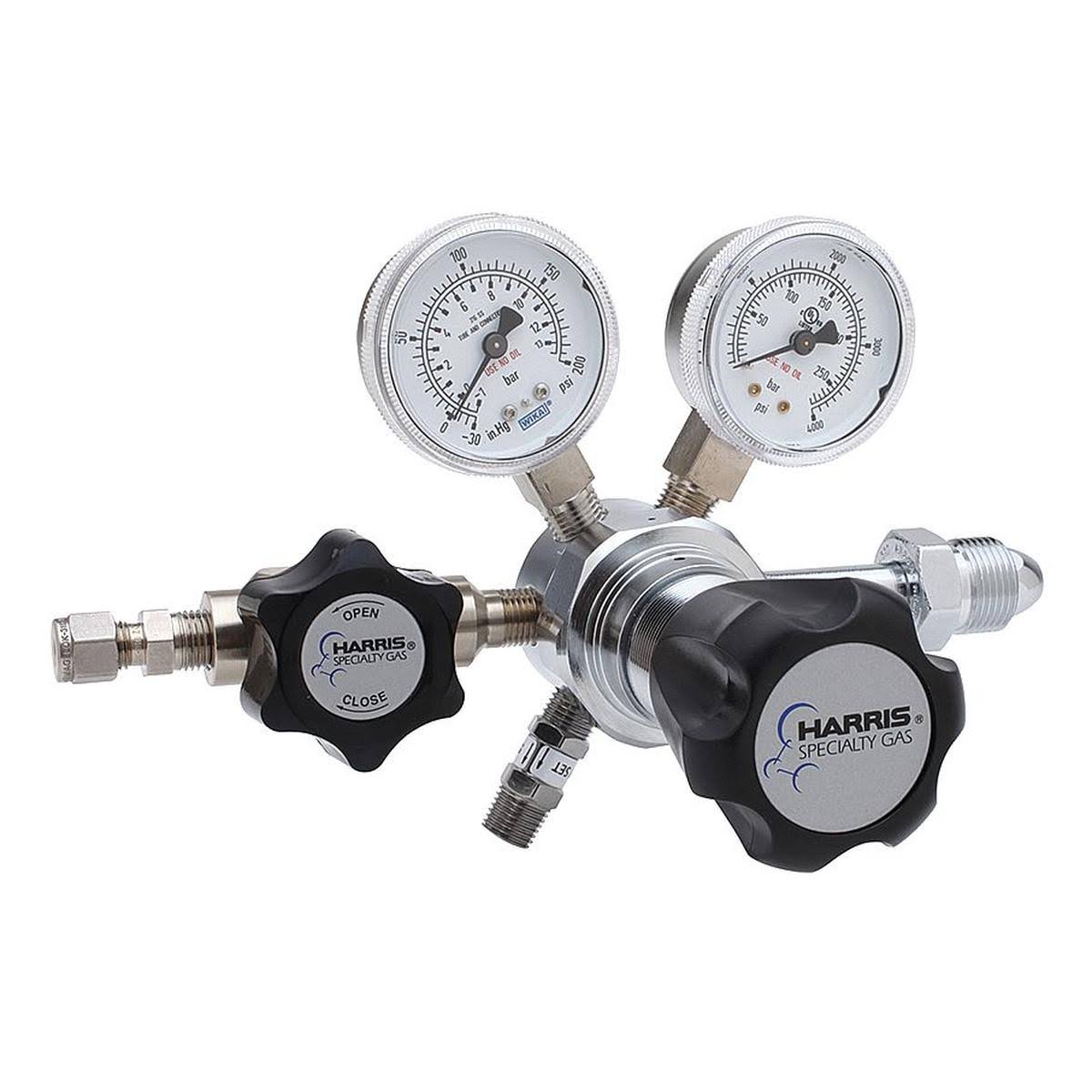 Brass 2-Stage Gas Lab Regulator, CGA 580, 0-50 PSI Y8492