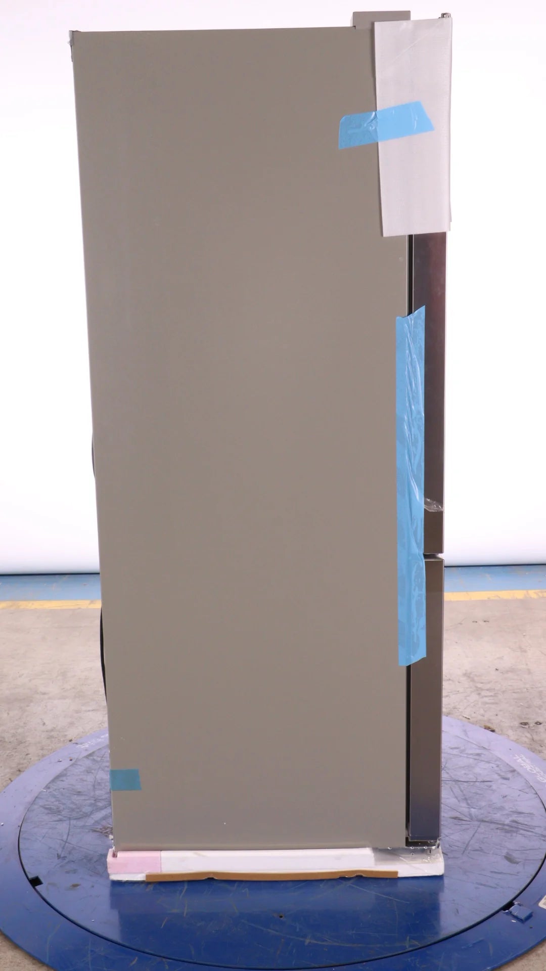 30 In. 18 Cu. Ft. Stainless Steel Bottom Mount Refrigerator W45461