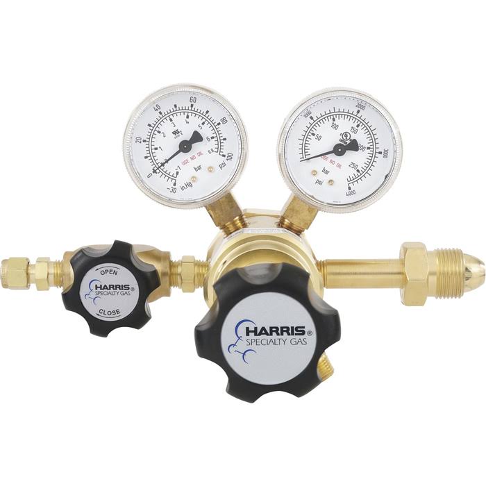 Brass 2-Stage Gas Lab Regulator, CGA 580, 0-50 PSI Y8492